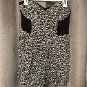 SUPER CUTE black&white shorts romper!